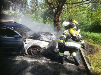 Fahrzeugbrand in Dörfla